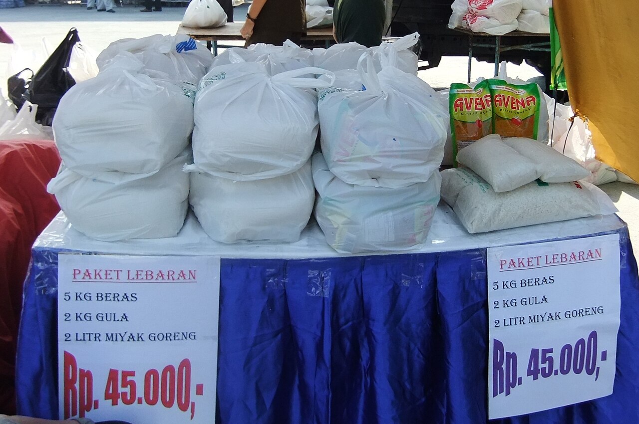 Penyaluran bansos kayanselatan
